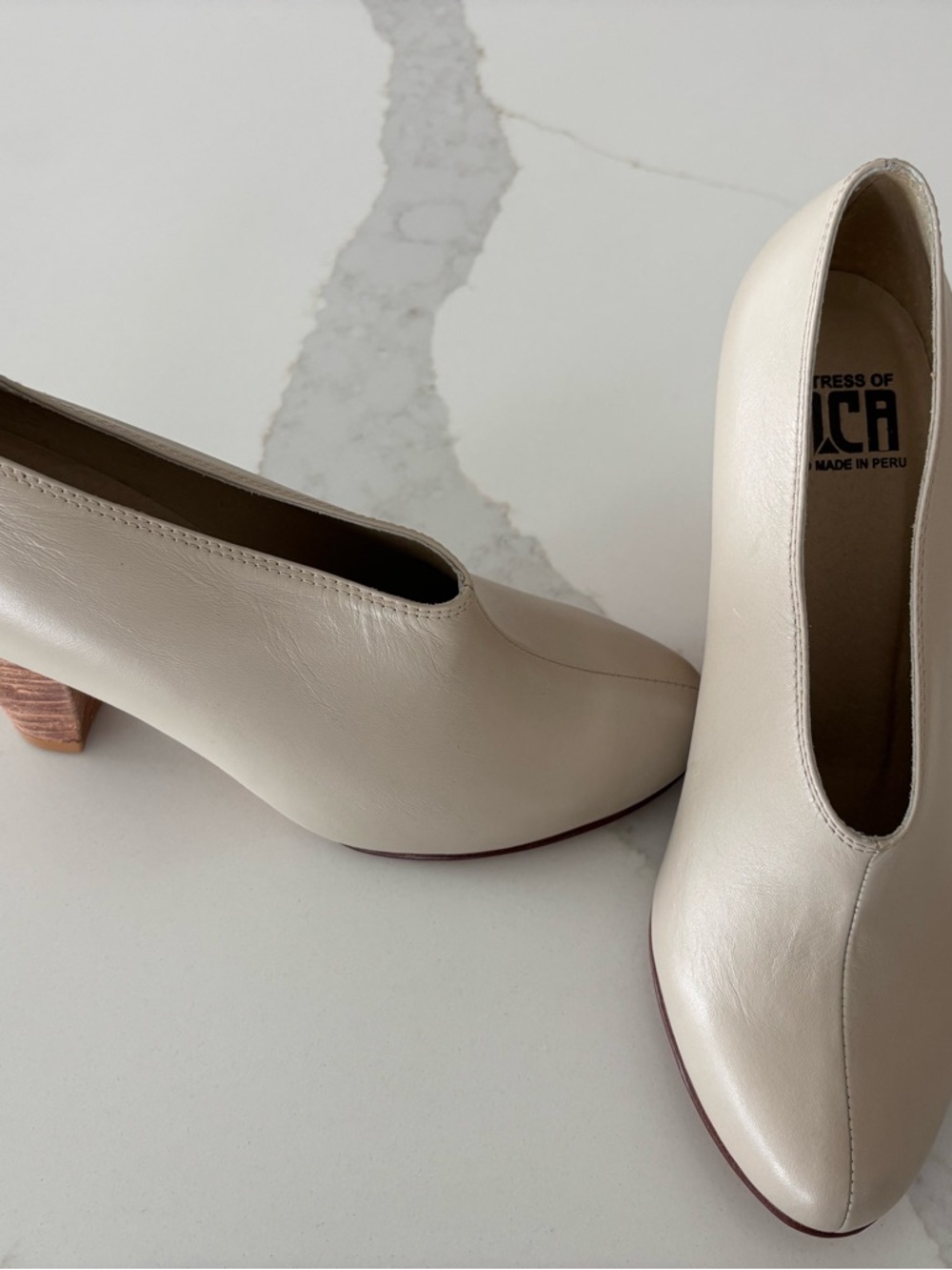 Minimalist Cream Leather Women’s Pumps